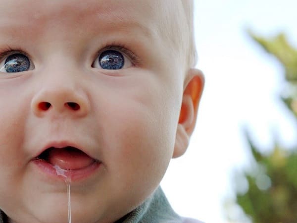 درمان آبریزش دهان کودکان